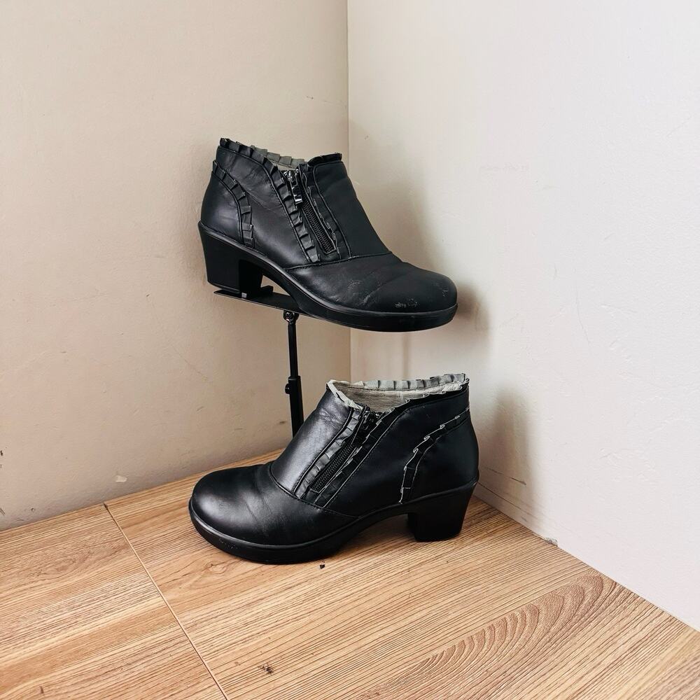 Alegria 'Hannah' black leather women's ankle boots Size 7